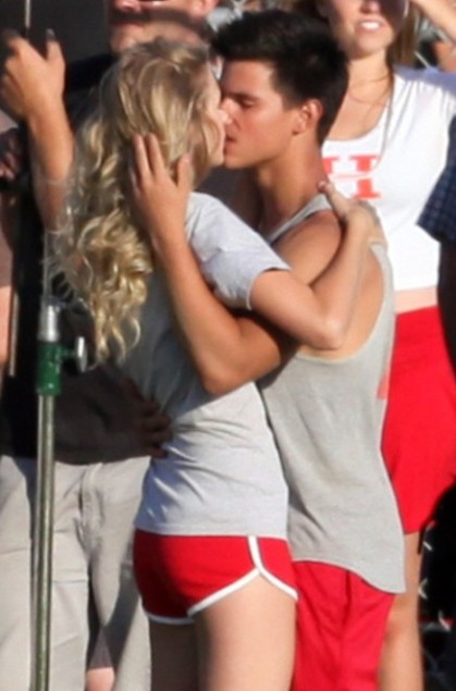 taylor swift and taylor lautner kissing. Taylor Lautner and Talylor